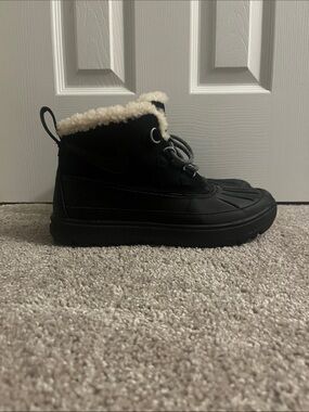 Nike Black Ankle Boot with Cream Sherpa Lining